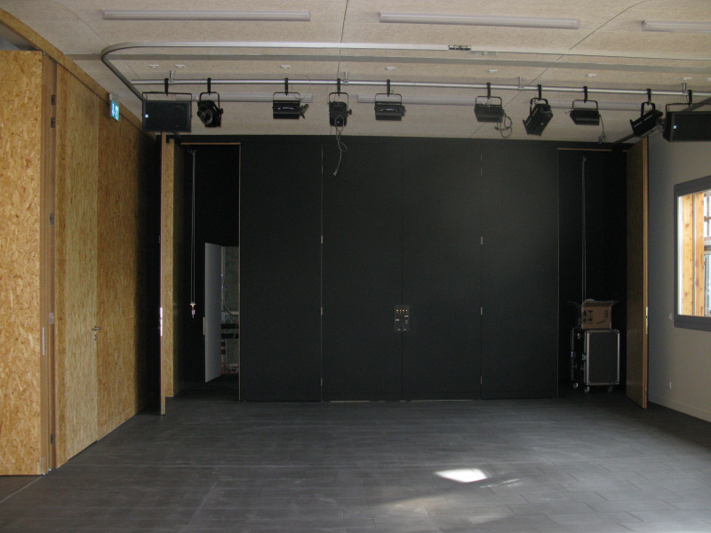 Un lieu pour que les jeunes puissent faire des fêtes ...