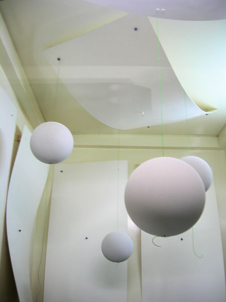 Tests relatifs à l'absorption d'objets pour réaliser une amélioration acoustique